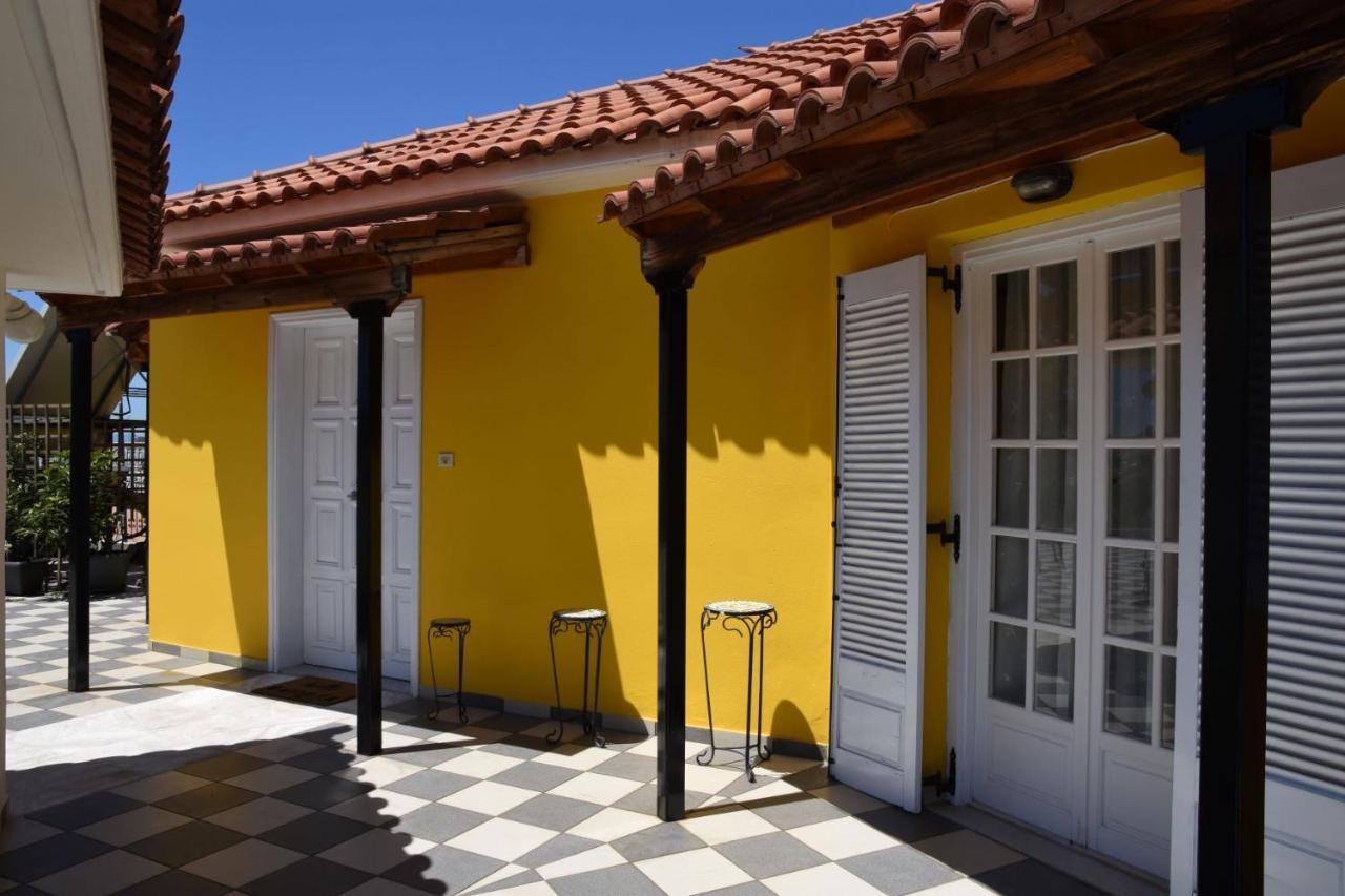 The Yellow Art Home Каламата Екстер'єр фото